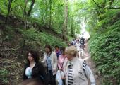 <ALT> Zwiedzanie wąwozu podczas Wyjazdu studyjnego do Sandomierza
